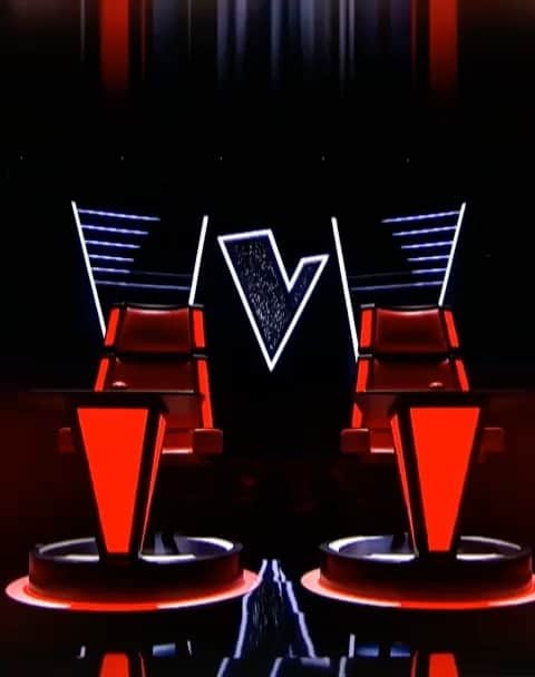 ピクシー・ロットのインスタグラム：「Calling all kids with amazing voices that must be heard!!! 🤩 Apply now for 2022 - applications close this Wednesday! ✨✨✨✨ @thevoicekidsuk the best show on tv ⚡️」