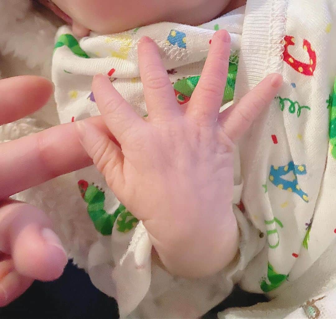 森理世のインスタグラム：「10/30/21🌹 Our little miracle came to the world♥️」
