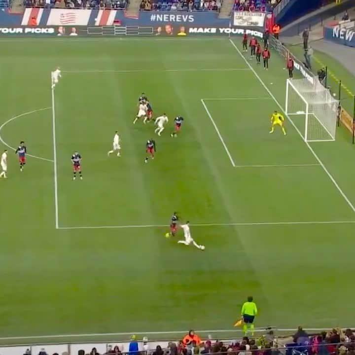 のインスタグラム：「⚽️🦅 #GiveItAll」
