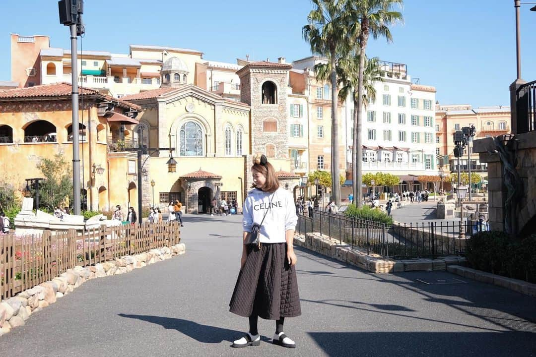 奥田順子さんのインスタグラム写真 - (奥田順子Instagram)「2日目 #Disneysea coordinate @hiand_official のキルティングスカート。  #tokyodisneyland #disneysea #disney #tdl #東京ディズニーランド #ディズニーコーデ #35周年 #ミッキー #ディズニーリゾート #子連れディズニー #東京ディズニーリゾート #tdr #tokyodisneyresort #ディズニーデビュー#hiand#キルティングスカート」11月8日 9時19分 - okuda_junko