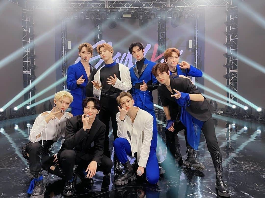 Stray Kidsさんのインスタグラム写真 - (Stray KidsInstagram)「今日もかっこよすぎてたまらないStray Kids💙  STAY❣️今日の「Scars」のステージ、いかがでしたか？  STAYのためのStray Kidsのプレゼントはまだ終わっていません！ これからも応援、宜しくお願いします😍  #LoveMusic #StrayKids  #スキズ #SKZ_Scars #スキズ_Scars #SCARSbyStrayKids」10月25日 2時01分 - straykids_official_jp