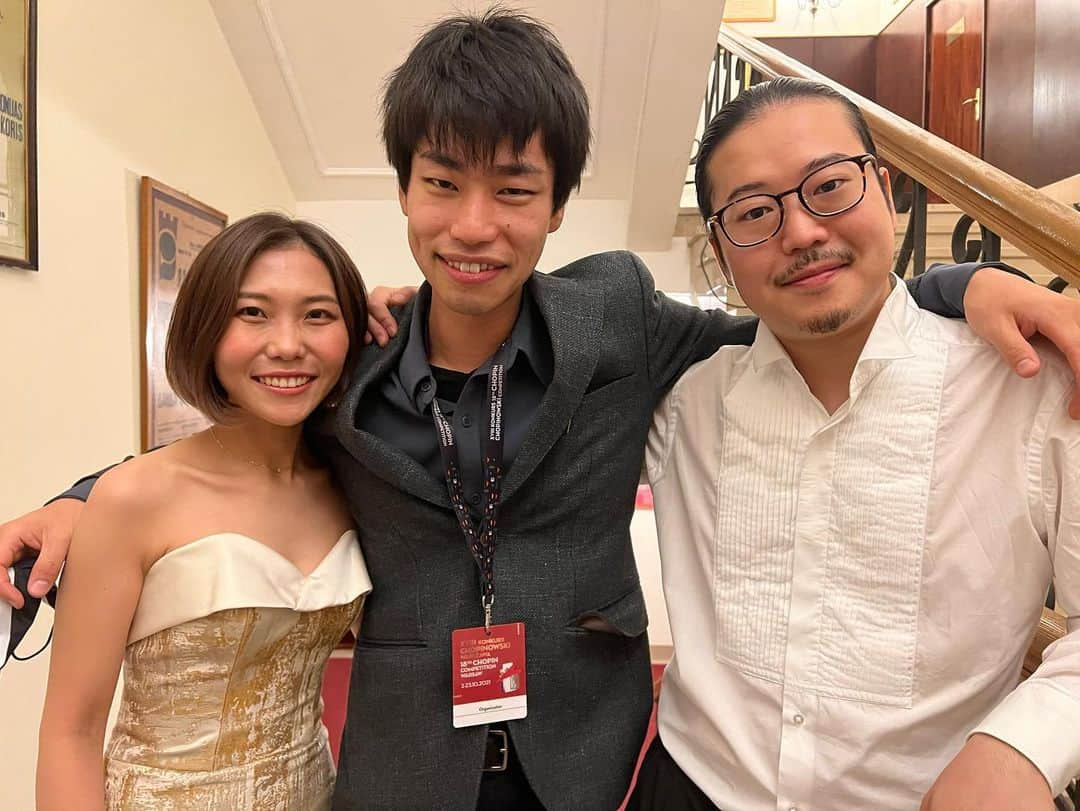 小林愛実さんのインスタグラム写真 - (小林愛実Instagram)「Grateful to have had dearest friends with me during this journey♥️♥️♥️♥️♥️   #chopincompetition2021   @ericlupianist @seongjinchoofficial @tonyyikeyang @kaimin_chang @kyoheisorita @lea.armellini @alexander.gadjiev @anachronic.mgg @kkuszlik @keigoop.32 @jj.bui @bruceliupiano @chopininstitute」10月25日 2時42分 - aimi923