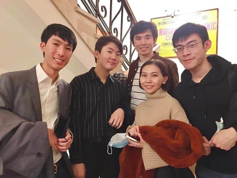 小林愛実のインスタグラム：「Grateful to have had dearest friends with me during this journey♥️♥️♥️♥️♥️   #chopincompetition2021   @ericlupianist @seongjinchoofficial @tonyyikeyang @kaimin_chang @kyoheisorita @lea.armellini @alexander.gadjiev @anachronic.mgg @kkuszlik @keigoop.32 @jj.bui @bruceliupiano @chopininstitute」