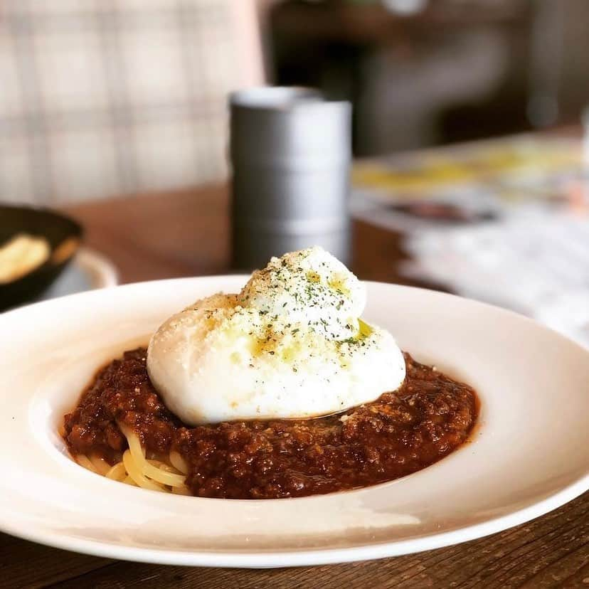 にゃんさんゴルフさんのインスタグラム写真 - (にゃんさんゴルフInstagram)「みなとみらいランチ🍝👏 王様のボロネーゼとBEERうまいーっ🍽😋  あったかい日はテラス席 さいこう🙆‍♀️  #marineandwalk#marineandwalkyokohama #yokohama#goodspoon#pr#beer#横浜ごはん#横浜ランチ#横浜グルメ#横浜インスタ映え#グッドスプーン#マリンアンドウォーク #マリンアンドウォークヨコハマ #横浜 #みなとみらい #ボロネーゼ　 @marineandwalk」10月24日 19時10分 - miiiii0228