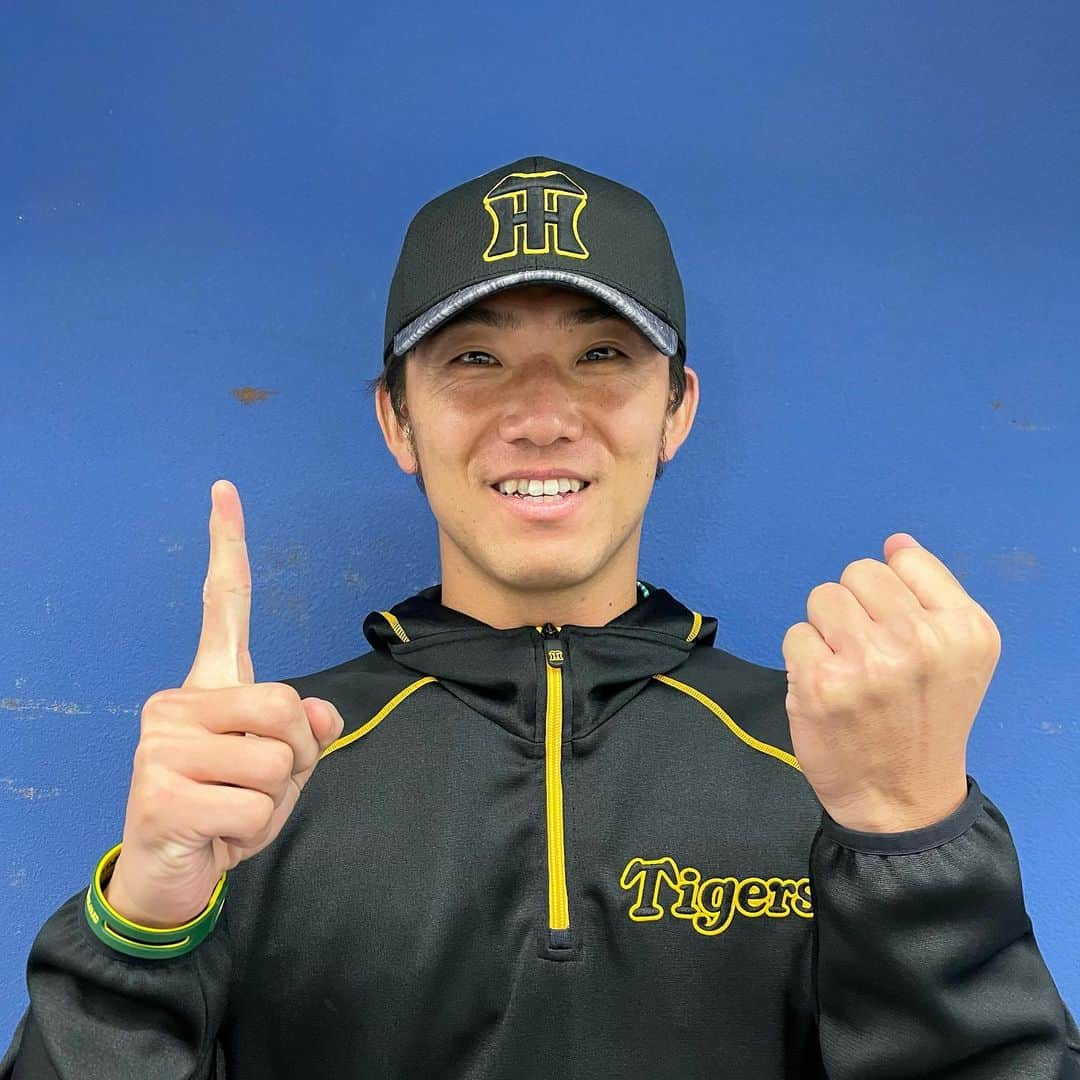 阪神タイガースさんのインスタグラム写真 - (阪神タイガースInstagram)「今日の試合で10勝目を挙げた伊藤将投手！！タイガース新人左腕では54年ぶりの二桁勝利！ナイスピッチング✨  #伊藤将司 選手 #10勝目 #ナイスピッチング✨  #阪神タイガース #挑超頂」10月24日 19時15分 - hanshintigers_official