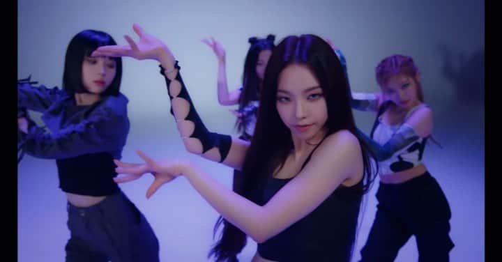 Kasperのインスタグラム：「Savage  @aespa_official   Part Choreo  @rozallllll @kasper0524」