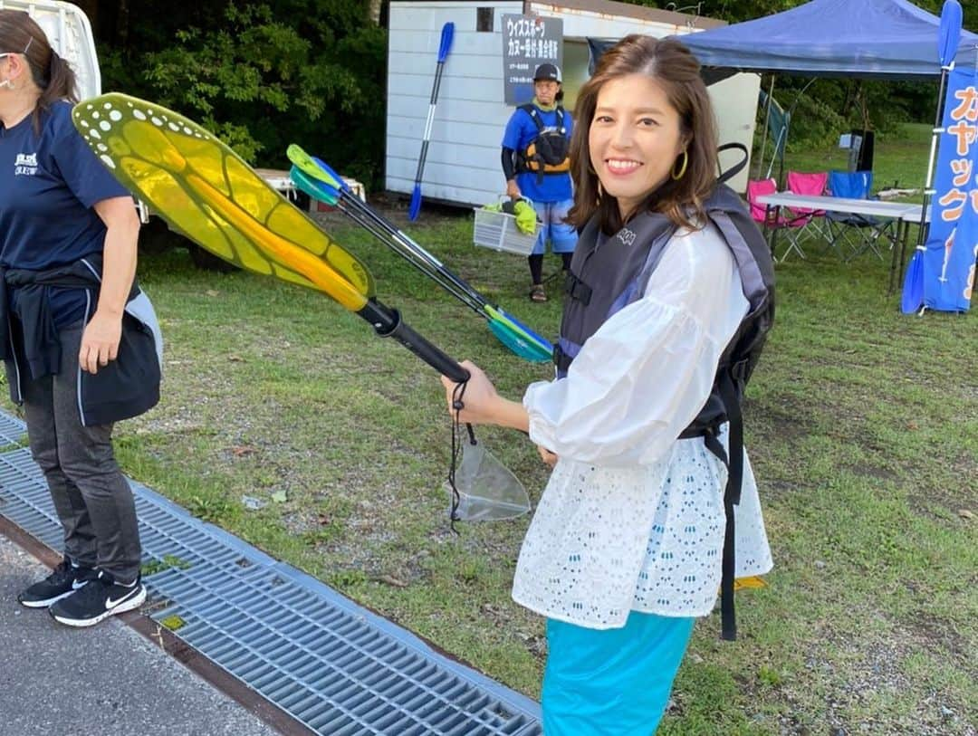 馬場ももこさんのインスタグラム写真 - (馬場ももこInstagram)「昨日のフジテレビドッキリGP ご覧いただいた方ありがとうございました🙇‍♀️🙇‍♀️ ⁡ 神田愛花さんも高木由梨奈ちゃんも 本当に本当に優しくて素敵な方々なんです🥲✨ ⁡ 流れはしなかったですが一緒に旅ロケが できたことが宝物です💎 移動中のロケバスや撮影中、合間にも いろんな話をして笑っていました😂💕 ⁡ なので役としてでも 人を裏切らなきゃいけないというのは とても心苦しいものだったと思います。 ただ仕事を全うするお二人の姿は 本当にかっこいいです。 先輩後輩関係なく尊敬します。 ⁡ オンエア見ていた時2人の迫真の演技を ずっと見ていました。 恐ろしいほど完璧に演じております。 いつもと違う愛花先輩と由梨奈ちゃんの レアな表情、仕事が見られます。 (よく考えたらマネージャーさん含めて 笑い堪えるのすごく大変だと思います) ⁡ そして会見の時頭が真っ白で何喋ったか覚えてなくて初めて自分が喋った内容思い出しました。ただ駒井さんと長谷川さん見つけた瞬間終わったと思いました。 ⁡ 神田さんも高木さんも現場でもLINEでも 何度も「騙してごめんね」と連絡いただいて …そんなこと仕事だから言う必要ないのに 仙人のように優しい方々なのです😭💎 後日、神田さんはご飯に連れてってくださいました🍚焼肉でした🍖✨✨なんて優しいのだろう。 楽しすぎて写真撮り忘れました。 (高木さんはお仕事で予定合わず🥲) ⁡ そんな神田愛花さんと高木由梨奈さんの ことが大好きです😊❤️ この背景を含めてTVerの見逃し配信を ご覧いただけたら幸いです🙇‍♀️(宣伝かい) #引っ掛かっておきながら促しすみません  そして多くのメッセージや コメントありがとうございます😭😭😭✨ ⁡ #優しい#先輩#後輩#もはや#後輩ではなく#先輩#仙人#セントフォース#演技#すごい #楽しい#旅ロケ#2人とも#可愛い#記者会見 #真っ白#生#駒井さん#長谷川さん#記憶なし#神田愛花#さん#高木由梨奈#さん#かっこいい#尊敬#良い人#仙人#アナウンサー#鶏肉に惑わされるアナウンサーたち」10月24日 19時52分 - momoko.baba