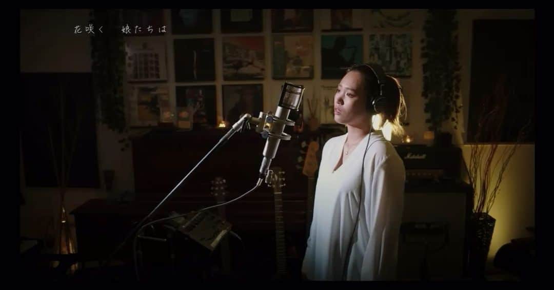 二宮愛のインスタグラム：「#すぎやまこういち 先生を偲んで #花の首飾り  綺麗な曲だなぁ💐  RIP Mr.Kouichi Sugiyama🙏✨  LINK in my bio and story!!!  Youtube Link👇 youtu.be/Lf6Rqe-jiBU」