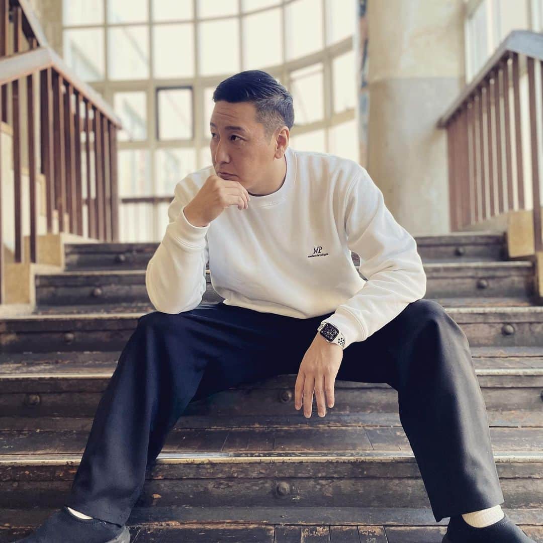 長田庄平のインスタグラム：「冬マストギアは Mackenzie pedigree のluscious planet  暖かさMMM（トリプルエム）取得  着心地フェザーモーガン認定  #MP #Mackenzie pedigree #マッケンジーペテグリュー #lusciousplanet #JOURNALSTANDARDrelume #ジャーナルスタンダード #チョコレートプラネット」