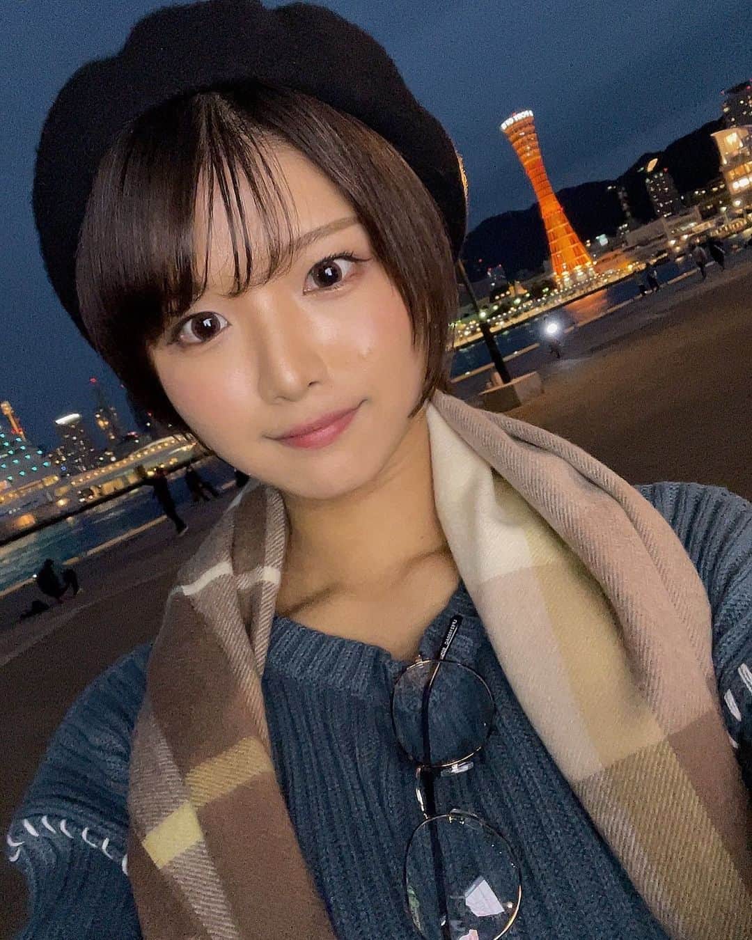 山本ゆうかのインスタグラム：「ほっぺのバカでかいニキビ治らんねんけど 神戸にニキビ注射してるクリニックないから悲しい 一生私のほっぺにいるんじゃね」