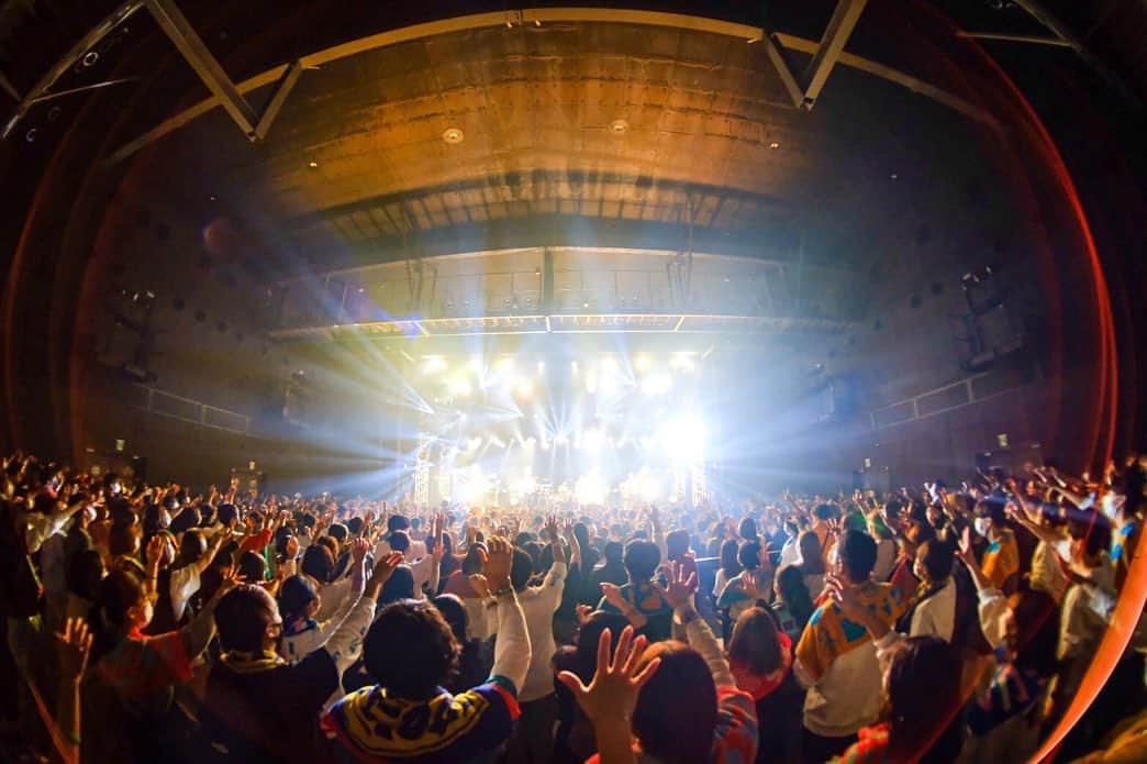 高野賢也のインスタグラム：「ツアー仙台公演、2日目ありがとうございました！  みんなと楽しい空間を共有できて嬉しかったです！  また来ます！！  (誤字って再投稿しました)」