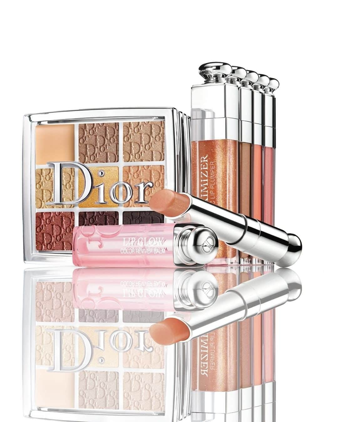 クリスチャンディオールさんのインスタグラム写真 - (クリスチャンディオールInstagram)「The new limited edition Dior Backstage holiday collection celebrates trendy bronze tones from eyes to lips. The new exclusive eye palette and matching Lip Maximizer offer subtle hues for all tones and desires. @Imari_Karanja is wearing the new Dior Backstage Eye Palette 006 Bronze Neutrals and matching Lip Maximizer. • DIOR BACKSTAGE EYE PALETTE 006 Bronze Neutrals DIOR BACKSTAGE LIP MAXIMIZER 029 Bronze DIOR BACKSTAGE LIP GLOW 029 Bronze • #DiorBeauty #DiorMakeup #DiorBackstage #DiorAddict」10月25日 5時00分 - dior