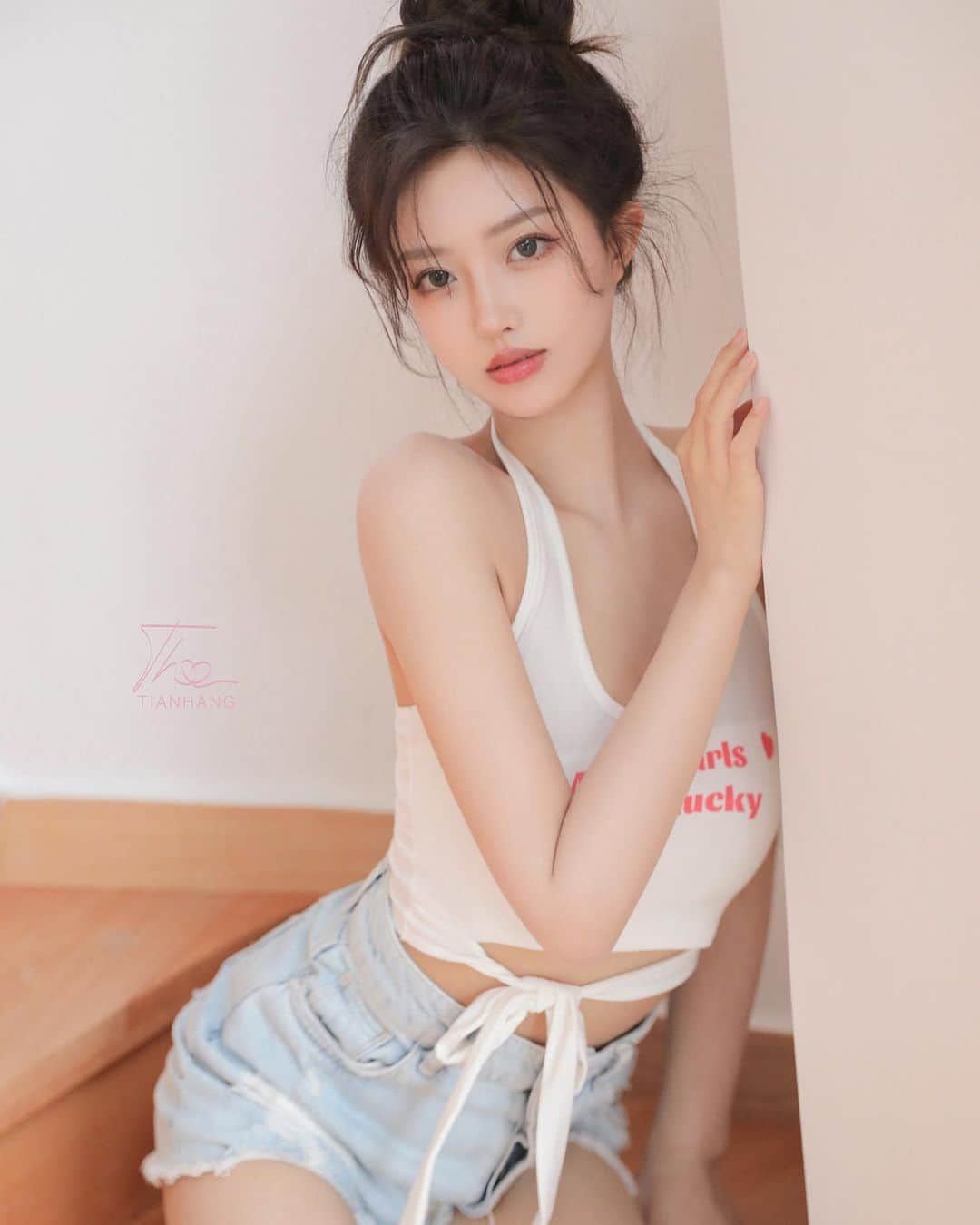 Shikaさんのインスタグラム写真 - (ShikaInstagram)「All the girls will be 🍀lucky🍀  Model: Kkyuuu 🇨🇳  #china #chinesegirl #chinese #model #modeling #modelphotography #photography #photoshoot #girl #chinesegirl #chinese #sexy #girlstyle #style」10月25日 10時05分 - shika.kamisaka