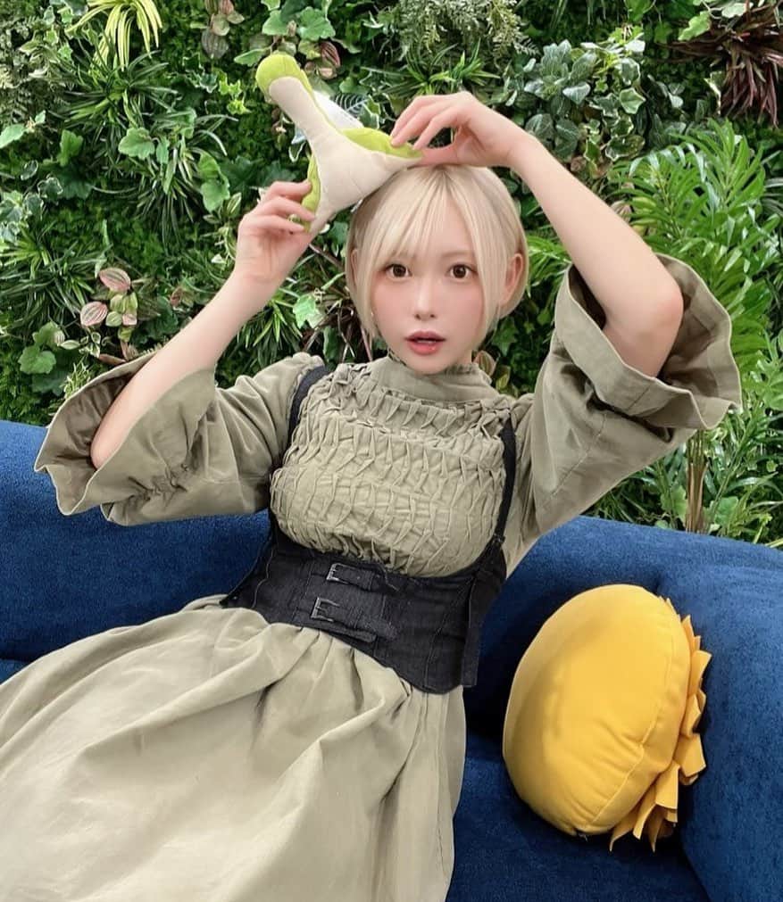 篠崎こころのインスタグラム：「みどり」