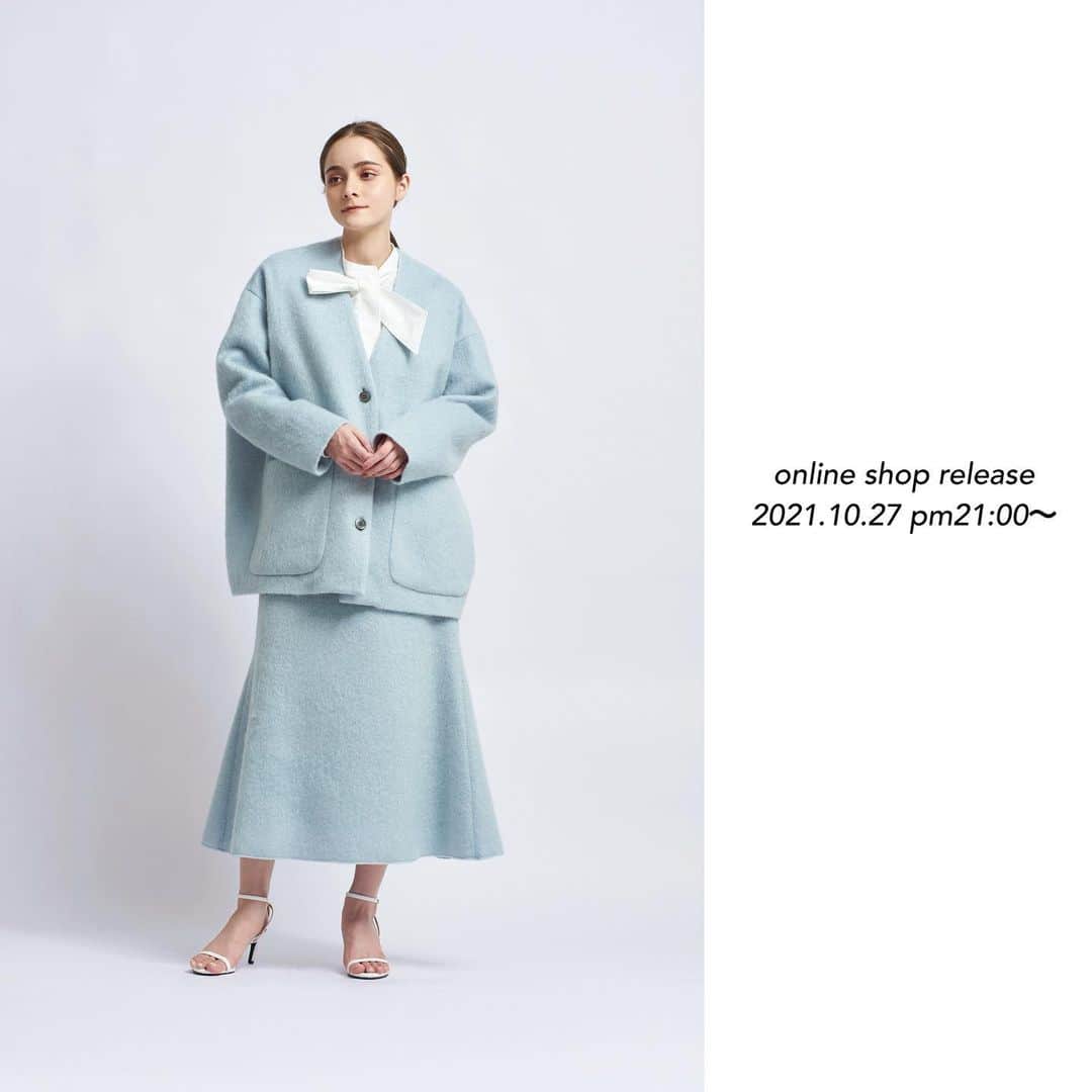yoriのインスタグラム：「*online shop release * ・ ・ 10/27 pm21:00〜よりonline shop にて2021 autumn&winter新作が発売いたします！  #ウールモヘアジャケット col.  ベビーピンク、ベージュ、ライトブルー、ネイビー size. free ¥33,000  #yori_japan」