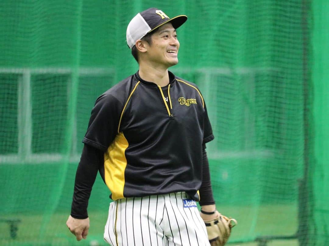 阪神タイガースさんのインスタグラム写真 - (阪神タイガースInstagram)「明日の最終戦に向け、甲子園で全体練習を行いました‼︎  #岩崎優 選手 #佐藤輝明 選手 #ジョーガンケル 選手 #梅野隆太郎 選手 #小林慶祐 選手 #山本泰寛 選手 #小川一平 選手 #大山悠輔 選手 #髙橋遥人 選手 #坂本誠志郎 選手 #阪神タイガース #挑超頂」10月25日 16時37分 - hanshintigers_official