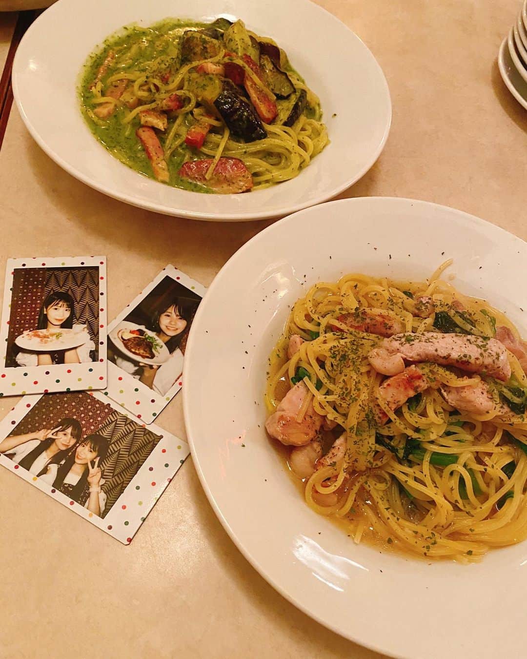 本郷柚巴のインスタグラム：「結構前にももっちと行ってきました☺️  もう全部ほんまに美味しくて 写真見るたびお腹空く🤤  #ももっち #誘ってくれて #ありがとう  #ブルーキッチン」