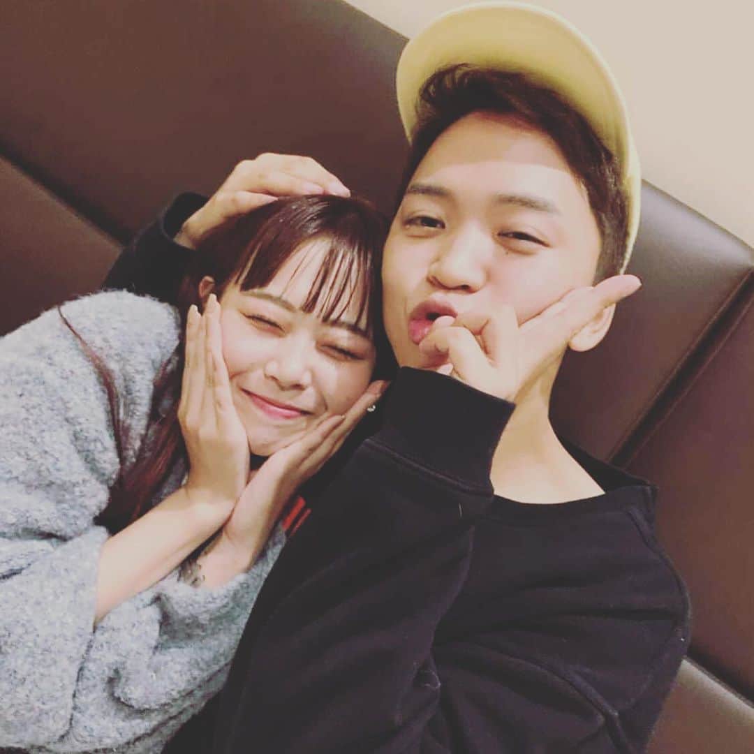 おしらのインスタグラム：「Riaiちゃんと肉しばいてきた。」