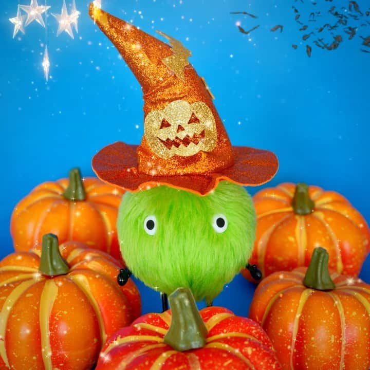 SUUMO公式アカウントのインスタグラム：「Happy Halloween🎃✨ #ハロウィン #🎃 #10月 #秋 #かぼちゃ #autumn #October #ぬいどり #ぬい撮り #ぬい撮り写真部 #スーモ #SUUMO」