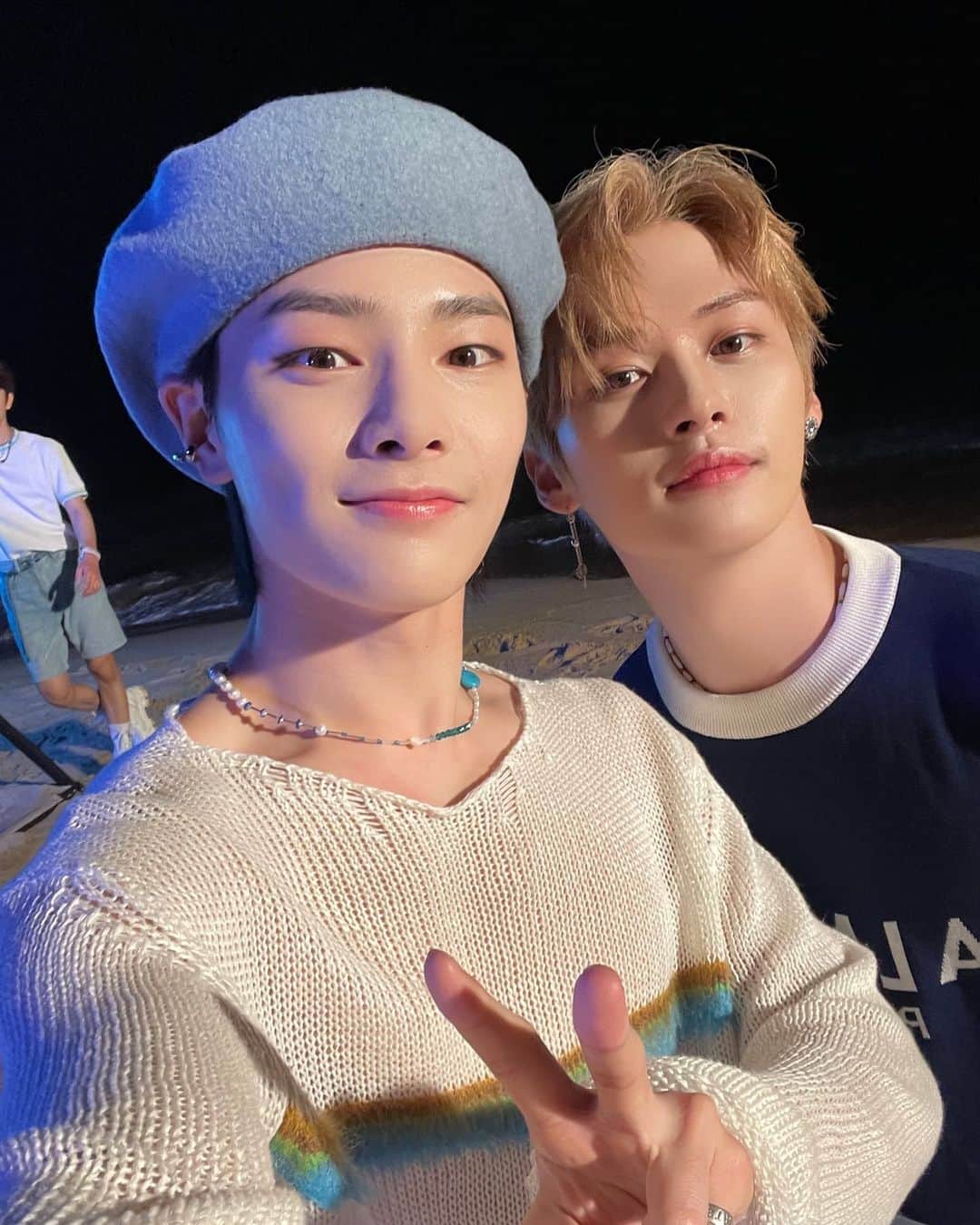 Stray Kidsさんのインスタグラム写真 - (Stray KidsInstagram)「우리노형 생일축하혀 #StrayKids#STAY#우리집_큰고양이_리노형_생일#IN슼타그램#🐰🦊」10月25日 18時06分 - realstraykids