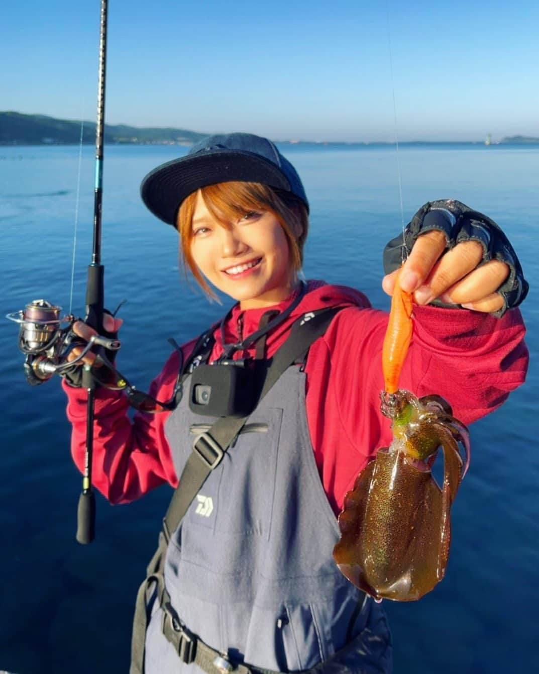 秋丸美帆さんのインスタグラム写真 - (秋丸美帆Instagram)「早起きしてエギングへ🦑朝焼けを浴びながらの釣りは気持ちよい☺️🌅  #fishing #lure #lurefishing #eging #squid #kyushu #sea #釣り #エギング #ルアーフィッシング #ルアー #アオリイカ #エメラルダス #エメラルダスフォール」10月25日 19時28分 - mippy34