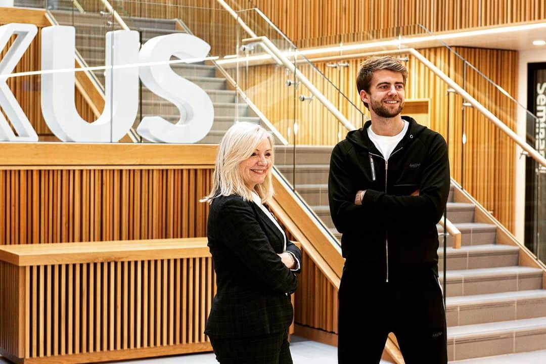 パトリック・バンフォードのインスタグラム：「Great to visit the Nexus building @universityofleeds and spend some time with The Mayor of West Yorkshire Tracey Brabin who has *Tackle the climate emergency* as one of her pledges ⚡️🌎⚡️」