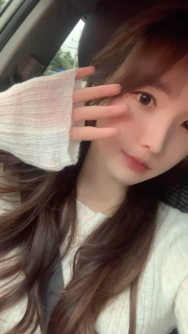 ミンヒ のインスタグラム：「스토리 올리려고 찍다가 까먹은 영상🌝」
