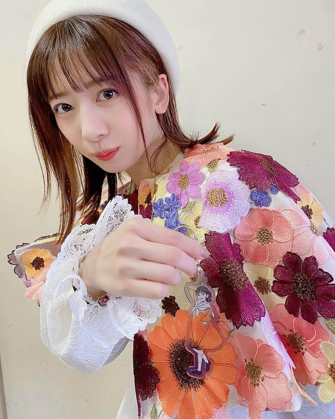 真山りかさんのインスタグラム写真 - (真山りかInstagram)「. ⁡ 💜💚💖💙🧡💛💙❤️💚🤍 ⁡ #いろいろあるく ⁡ #深イイ話 #まやあに300 #ありがとうございました ⁡ #まやまにあ ⁡ . ⁡」10月25日 22時39分 - ma_yama_official