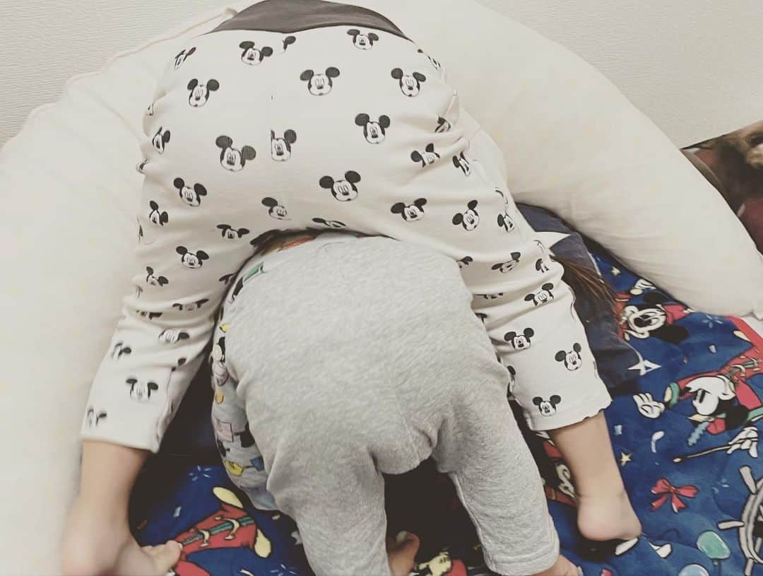 石塚祐輔さんのインスタグラム写真 - (石塚祐輔Instagram)「４歳になりました。 たくさん成長した姿を見せてくれる。 親父たちは幸せですよ。 弟の面倒を、嫌な顔せずにみてくれる優しい姉ちゃん。 これからも、元気な陽向葵でいてね。 らぶだぜ^ ^」10月25日 22時47分 - yusuke_ishitsuka3939