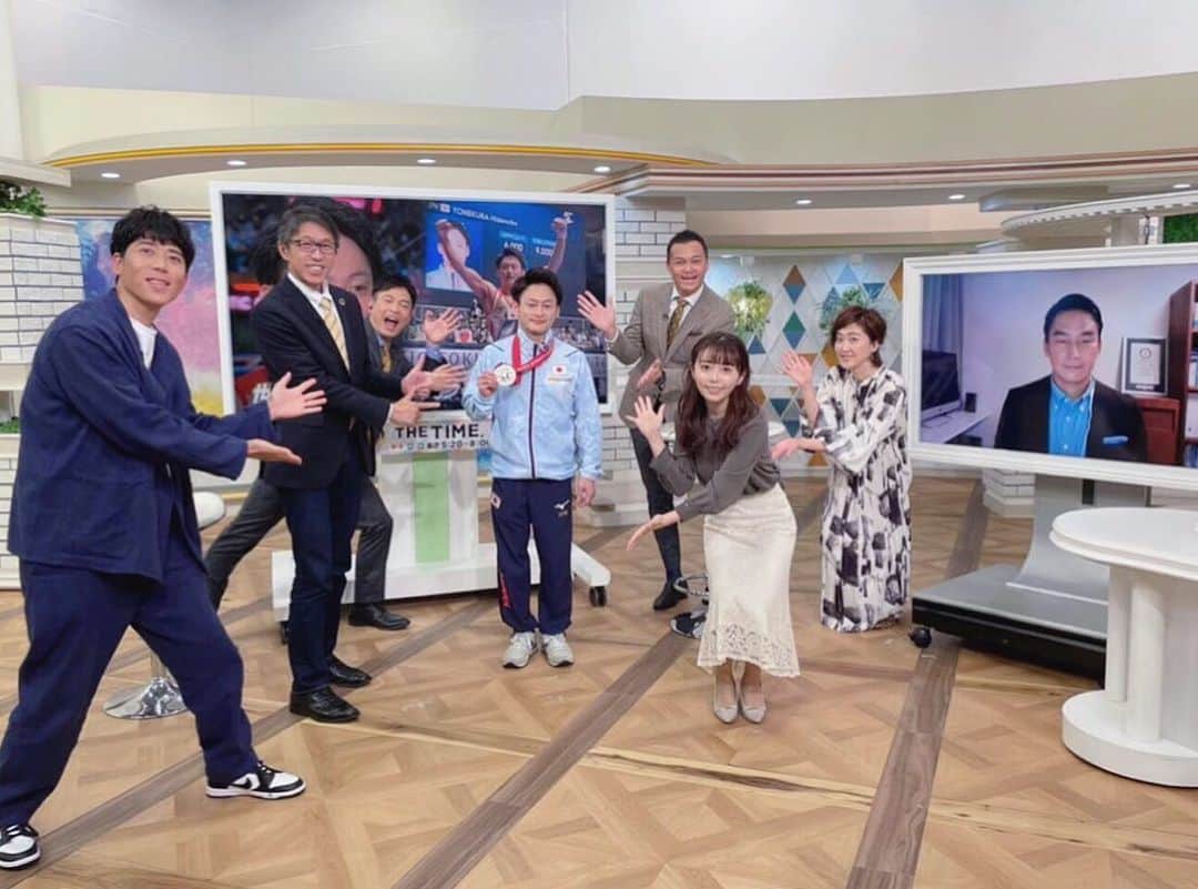 のインスタグラム：「今日のタダイマ！ゲストは、、、  ▶︎昨日の世界体操・跳馬で銀メダルを獲得した #米倉英信 選手🥈 ▶︎元競泳選手でスポーツジャーナリストの #松田丈志 さん ▶︎日本環境設計会長で、#デロリアン を走行させた #岩元美智彦 さん  と、とっても賑やかでした😽❣️  #rkb毎日放送 #タダイマ！」