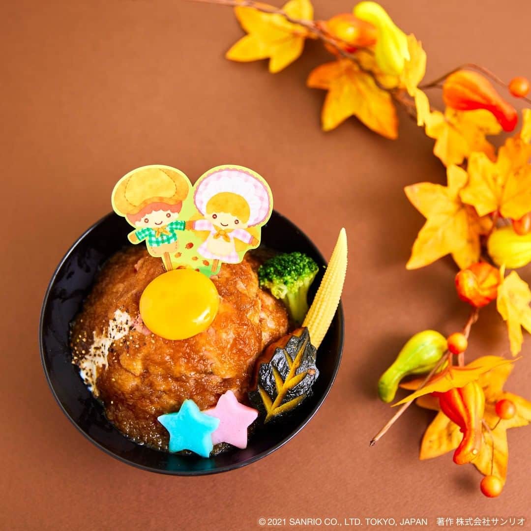 Sanrio Purolandさんのインスタグラム写真 - (Sanrio PurolandInstagram)「"୨୧ #ピューロハロウィン 開催中！🎃 期間限定メニューもお見逃しなく！👻 - 🧡 キキ＆ララの贅沢ローストビーフ丼 ▸︎▹︎レインボーワールドレストランの大人気メニューに   野菜をプラス！  盛りだくさんな贅沢丼に変身☆  かかしに扮したキキ&ララが、野菜を見守っているみたい♪ - #ピューロハロウィン #サンリオピューロランド #sanriopuroland #ピューロランド #ピューロジェニック #ピューロ #サンリオ #テーマパーク #サンリオ好き #ゆめかわいい #KAWAII #カフェタイム #カフェ活 #カフェ巡り #映えカフェ #インスタ探検隊 #映えスポット #ランチ #キキララ #リトルツインスターズ #ピューロハロウィン2021 #ハロウィン2021 #ハロウィン #Halloween」10月26日 12時00分 - purolandjp