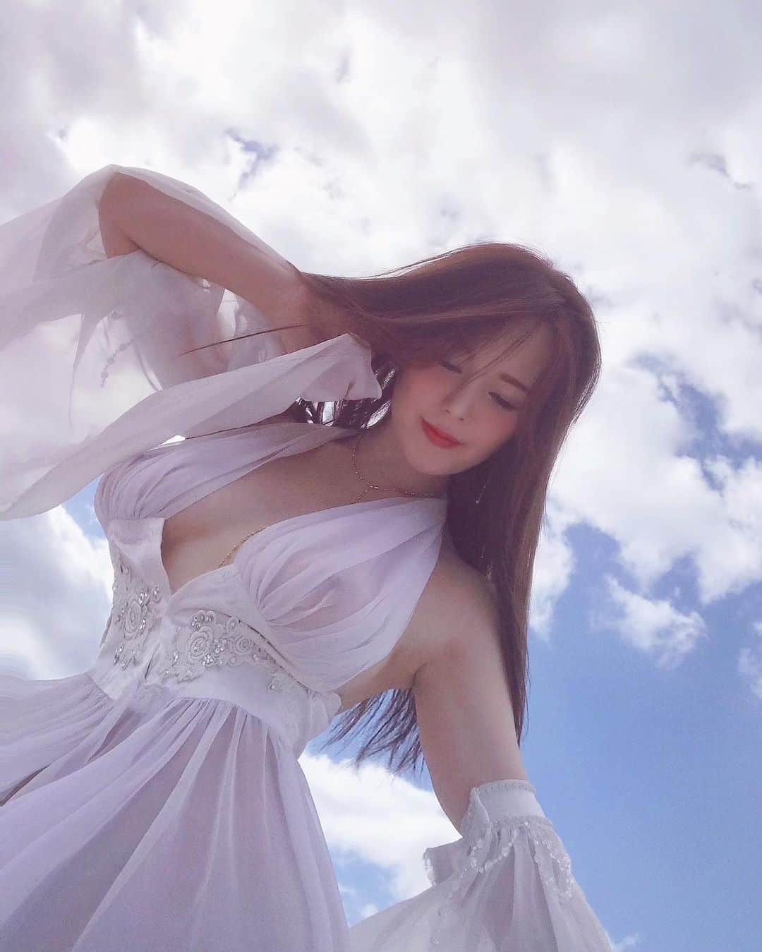有沢りさ（南沙也香）さんのインスタグラム写真 - (有沢りさ（南沙也香）Instagram)「#skyphotography  #dailyphotos #sexy #love #followｍe  #天女の羽衣  #写真好きな人と繋がりたい  #selflove  #コスプレ  #japanesemodel」10月26日 12時15分 - raku_risa