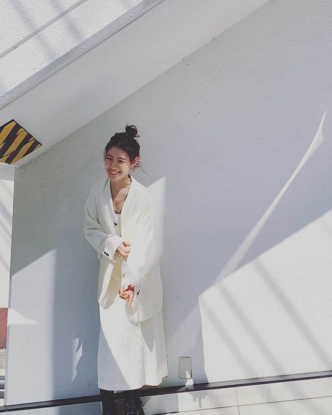 瀧本美織のインスタグラム：「🌷 TOKYOFMのTOKYO SPEAKEASYに柳沢慎吾さんと出演させていただきます。 今日と明日またいで25:00〜26:00、遅めの時間ですが聴いてくださったら嬉しいです♡ 慎吾さん寝ちゃわないか心配だなー！笑   #radio  #tokyofm  #radiko  #speakeasy  #柳沢慎吾 さん」