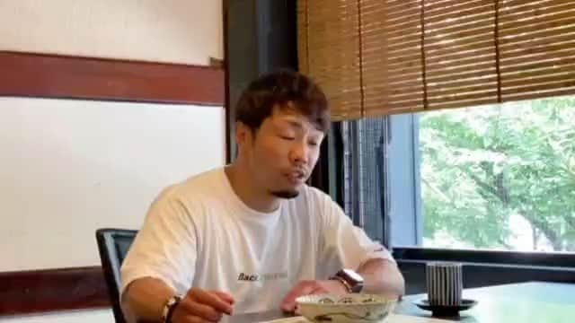 八重樫東のインスタグラム：「「八重樫東、初の食レポでコメントを褒められる！」  #いわて食でつながろうフェア #iiiwate  @iwate_campaign  URL: https://magazine.hitosara.com/article/2738/」