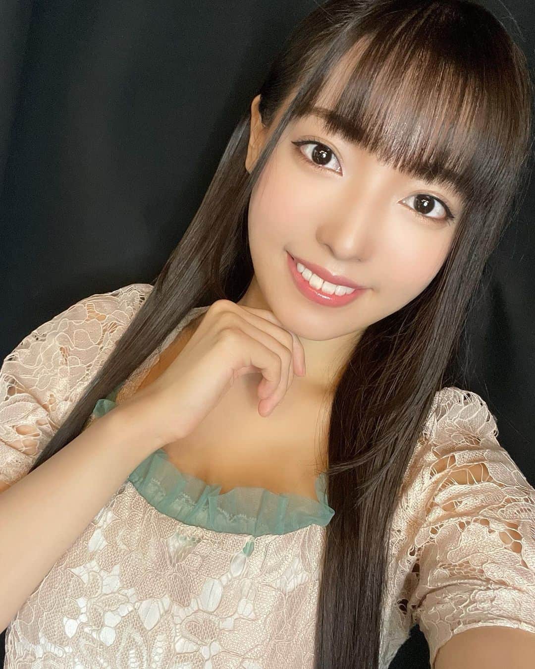 桜田愛音のインスタグラム：「#カメリパ　定期ライブありがとうございました🍭💭 会場に来ていただいた方も配信で観ていただいた方も、本日のLIVEも楽しんでいただけましたでしょうか…！  急遽会場限定で新曲披露させていただきましたが、初披露は本当にド緊張する😵‍💫  「🎃次のLIVEは10月30日に渋谷チェルシーホテルにて対バンです👻」 ・ ・ ・ ・ ・ ・ ・ ・ 【10月のスケジュール】 2(土)TGIF 5(火)ワロップ放送局『IDOL JOURNEY』 6(水)ラウェイラウンドガール　後楽園ホール 9(土)対バン 下北沢シャングリラ 12(火)定期公演(配信) 16(土)個人撮影会　(1部〜3部)  カメリパサーキット＆カメリパオフ会 17(日)5thDVDリリイベ 19(火)YouTube生配信ライブ 24(日)対バン 新宿ReNY 26(火)定期公演(配信) 30(土)イベント予定 31(日)個人撮影会  【5thDVD】 『#おとなになる〜19to20〜』絶賛発売日！！！ 10代最後の作品なので是非観てね(*´꒳`*)♡ ・ ・ ・ twitter→ sakurada_anon ←検索🔍 ・ ・ ・ #桜田愛音　#カメリパ #カメレオンリパブリック#インスタグラビア #グラビア　#水着 #撮影会　#撮影 #撮影モデル #カメラ #メイク #camera #Shooting #makeup #girl  #photooftheday #selfie #tiktok」