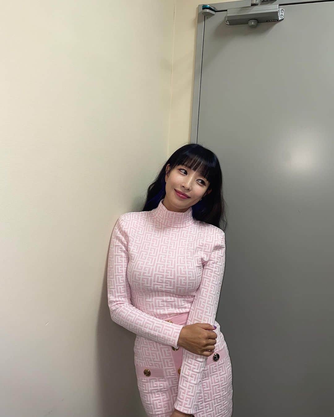 BoAのインスタグラム：「모두 고생 많으셨습니다~🙇‍♀️ #스우파 #끝 👍」