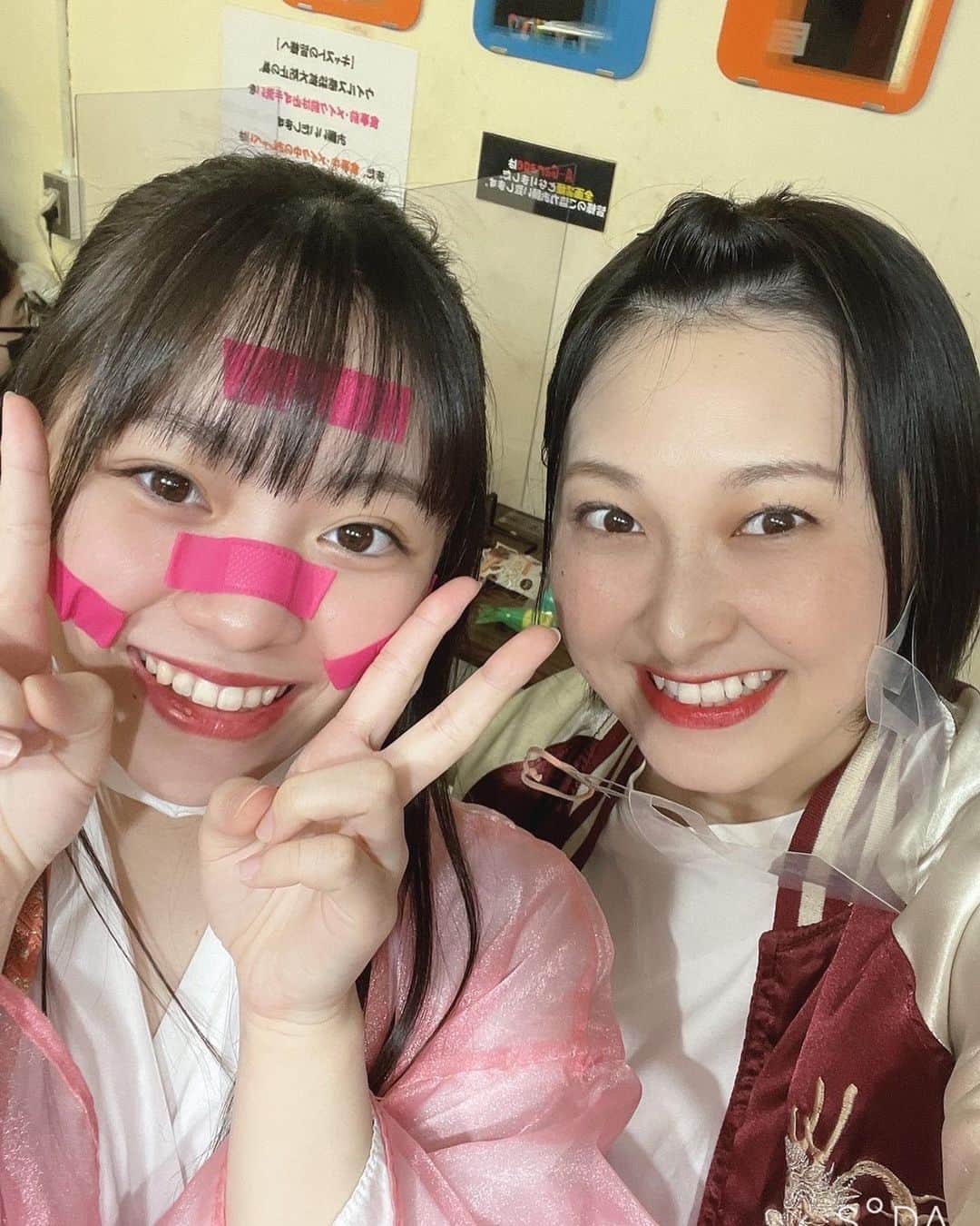 中川朋美さんのインスタグラム写真 - (中川朋美Instagram)「*⋆✈︎*⋆✈︎*⋆✈︎*⋆✈︎*⋆✈︎*⋆✈︎*⋆✈︎*⋆✈︎*⋆✈︎*⋆✈︎ ⁡ ⁡ A班 ⁡ 早紀役 れいなちゃんが新規合流と 前回逆班だった 大地役 もりげん 参加 ⁡ 2人とも本当に大変だったと思うのに いつもニコニコしてて ⁡ 本当にいいチームになったなって思います✨ ⁡ ⁡ ⁡ なんと言ってもね、ガールズがわちゃわちゃしてて可愛いの😆 ⁡ 舞台上だけでなく楽屋でも稽古場でも 誰か一人でも暗くなりそうだったら 他のふたりが少しバカ騒ぎして明るくしてた！ ⁡ ⁡ そういうの見るだけで ガールズに愛情わく💕💕 ⁡ ⁡ A班は本当に思いやりに溢れたキャストでした！ ⁡ ⁡ ⁡ A班だけでキャンプとか言ったら そうとううるさいんだろうなー。 でも、最高に楽しそうだなー🤣 ⁡ ⁡ #GJR #GOJET *⋆✈︎*⋆✈︎*⋆✈︎*⋆✈︎*⋆✈︎*⋆✈︎*⋆✈︎*⋆✈︎*⋆✈︎*⋆✈︎」10月26日 18時05分 - 0603tomomi