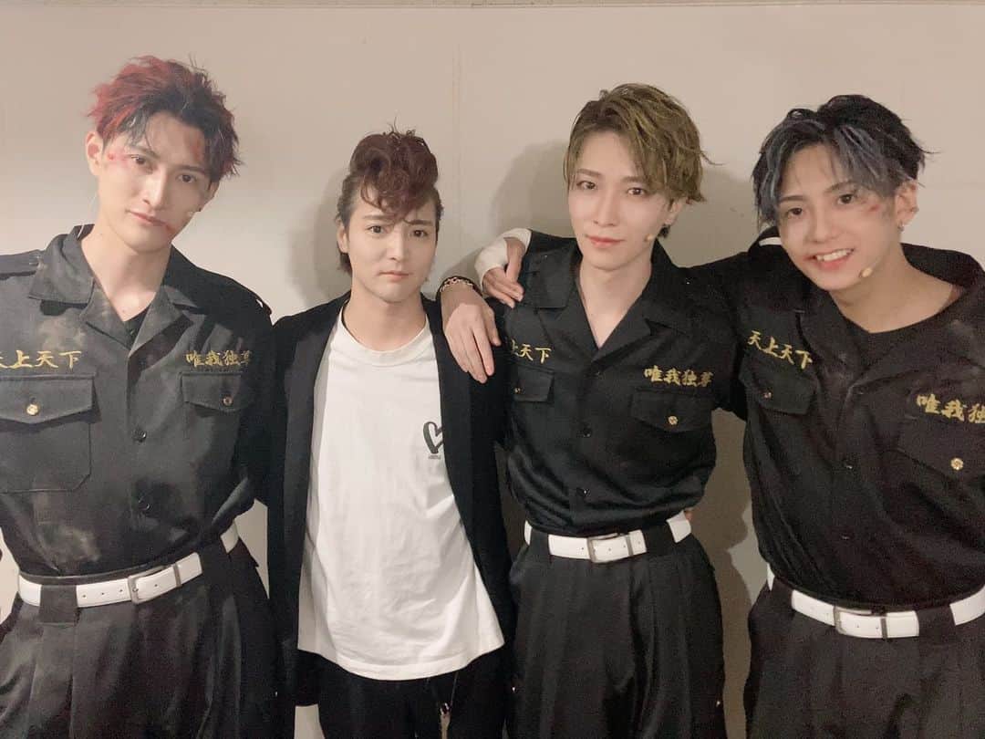 のインスタグラム：「イケメン卍パーティー　　　　  #小林涼 #中尾拳也  #磯野大 #すがちゃん最高No.1 #イケメン #東京卍リベンジャーズ」
