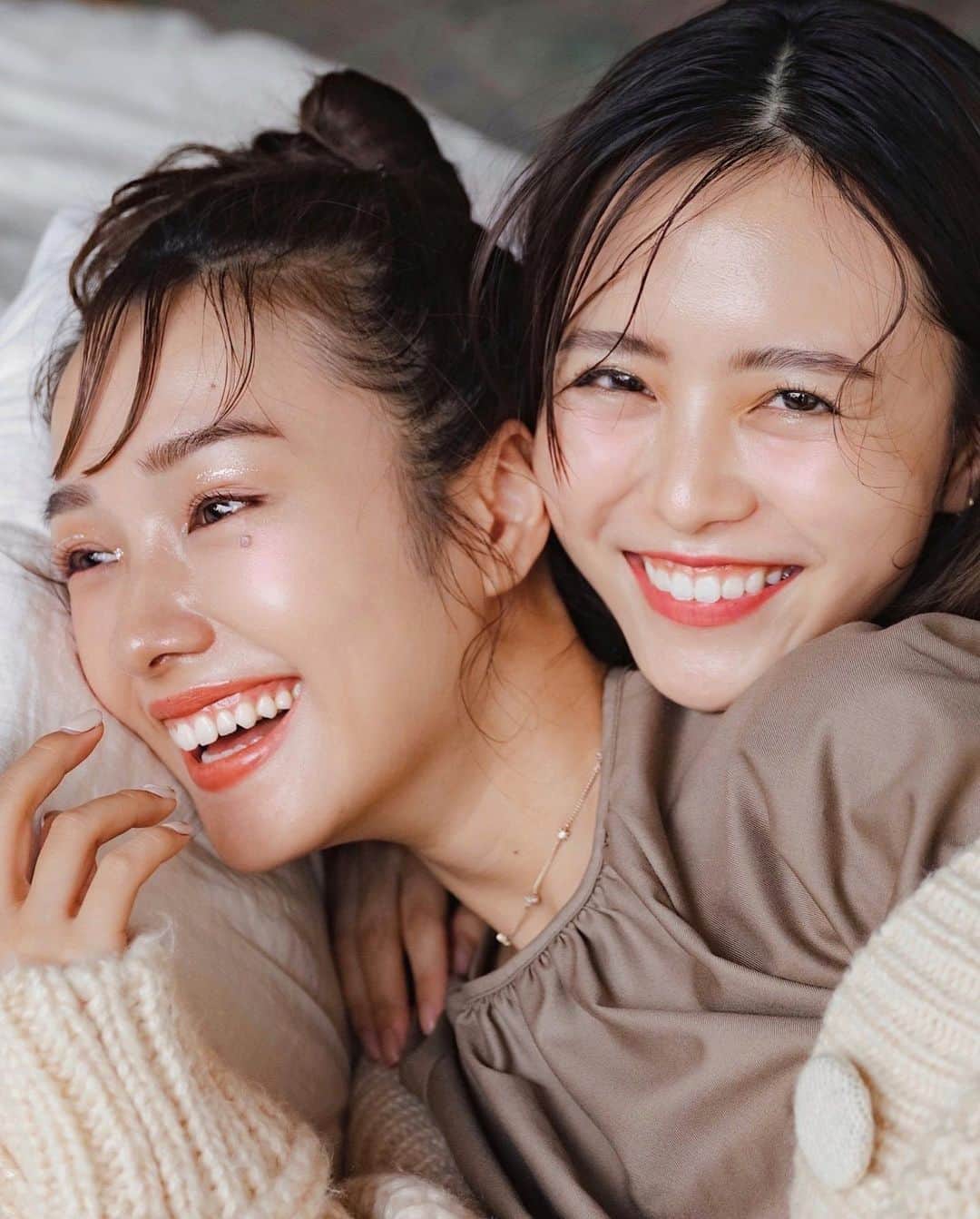 前田希美（まえのん）さんのインスタグラム写真 - (前田希美（まえのん）Instagram)「この2人で並んでるところ 見てみたいと言ってもらったのがきっかけ。  さちかちゃんと2人で作品撮りを。  お互いのプロデュースしているブランドの お洋服をお互いに着るという新しいコラボ。  さちかちゃんまた遊ぼ☻  Photo @shuntosato  Hair make @m_tokutoku  Styling @sachat__official × @n_with_official   ありがとうございました。  #新田さちか #佐藤俊斗 #sachat  #nwith」10月26日 21時20分 - maeda_nozomi