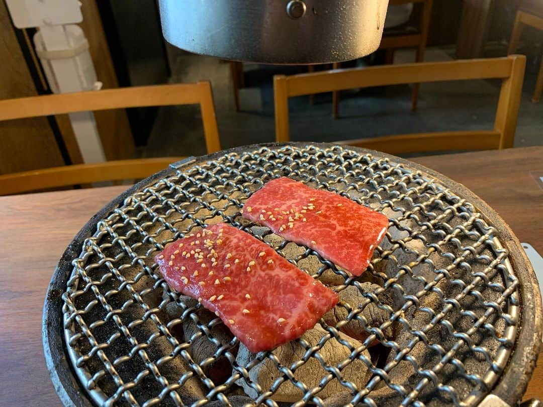 戸田めぐみさんのインスタグラム写真 - (戸田めぐみInstagram)「合間時間に一人焼肉ランチ。 タン塩は売り切れでした。  #ひとり焼肉  #焼肉ランチ  #焼肉」10月26日 21時38分 - todamegumi