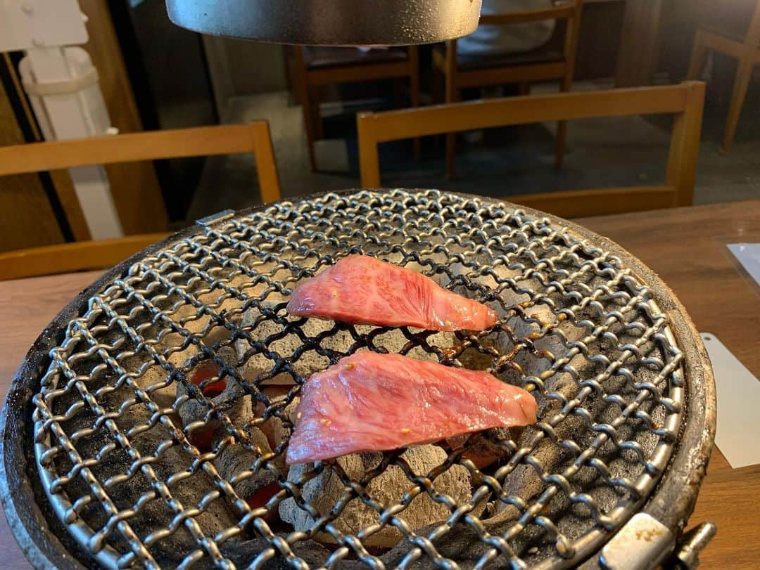 戸田めぐみさんのインスタグラム写真 - (戸田めぐみInstagram)「合間時間に一人焼肉ランチ。 タン塩は売り切れでした。  #ひとり焼肉  #焼肉ランチ  #焼肉」10月26日 21時38分 - todamegumi