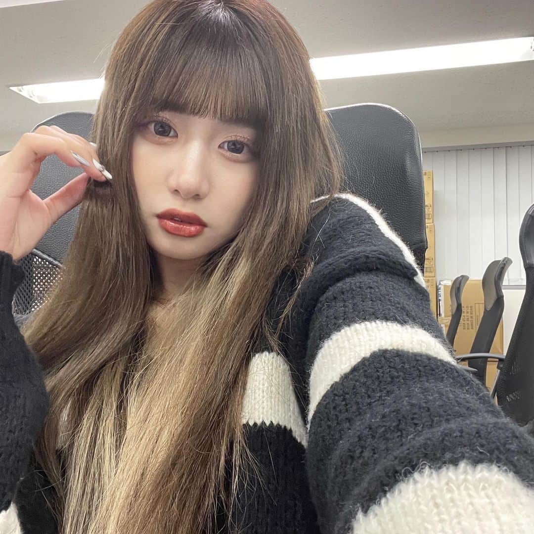 のインスタグラム：「髪エクステ付けました😙🤍 ありがとうございました🧏‍♀️❕」