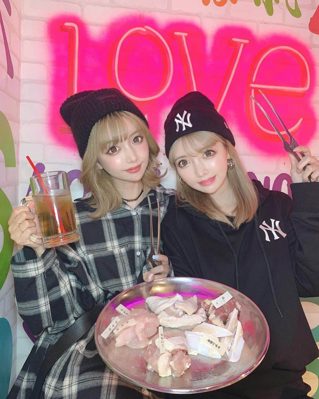 吉川ちかさんのインスタグラム写真 - (吉川ちかInstagram)「トリヤキ大学で 女子会楽しみました🥺💓 鶏だからヘルシーだし 罪悪感なしですね！！  高タンパク質、低カロリーだから たくさん食べちゃった✌️ とっても美味しかったです🤤💓  #トリヤキ大学#ヘルシー#六本木#六本木グルメ #六本木ディナー #女子会#ヘルシーメニュー#双子#ちえちか」10月27日 0時20分 - yoshikawachika_1116