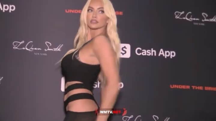 リンジー・ペラスのインスタグラム：「In Motion 📸🙃 VIDEO @wmtvusa」