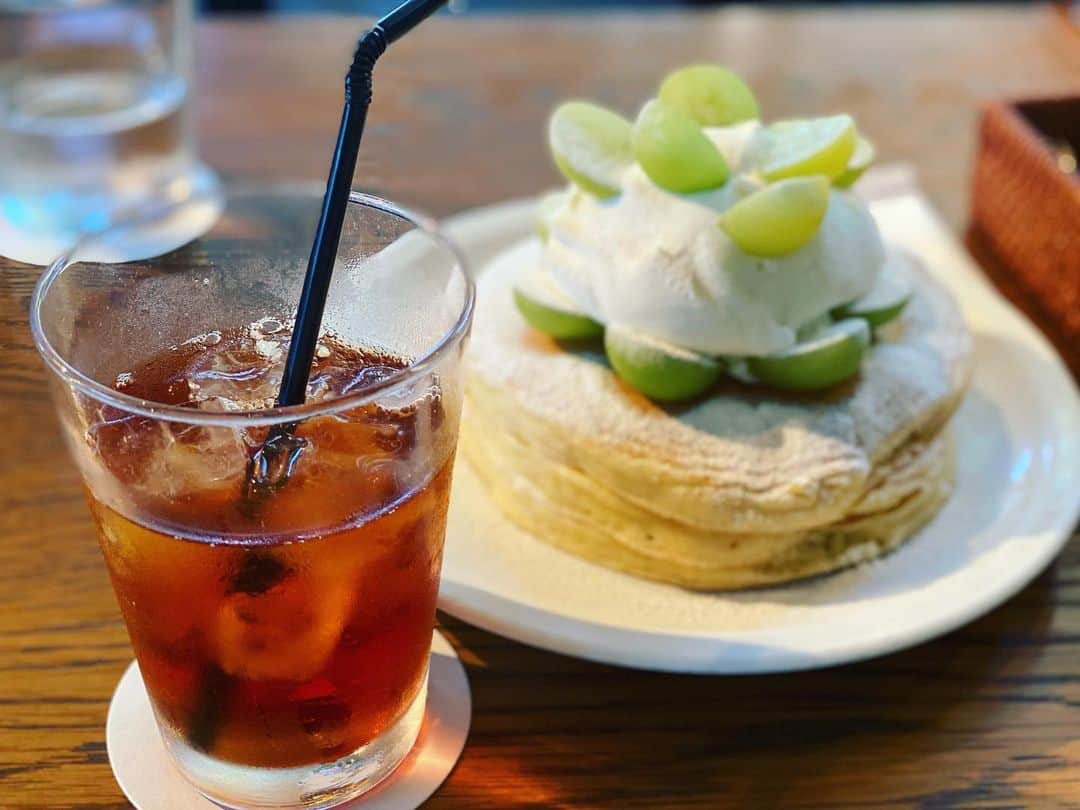 春日望のインスタグラム：「☀️  突然の更新。 夏、寝れない日に なんか時間もったいなーいって 朝ごはん食べにいったやつ🥞  もう秋ですけどねっ？？？  元気？すきだよっ」