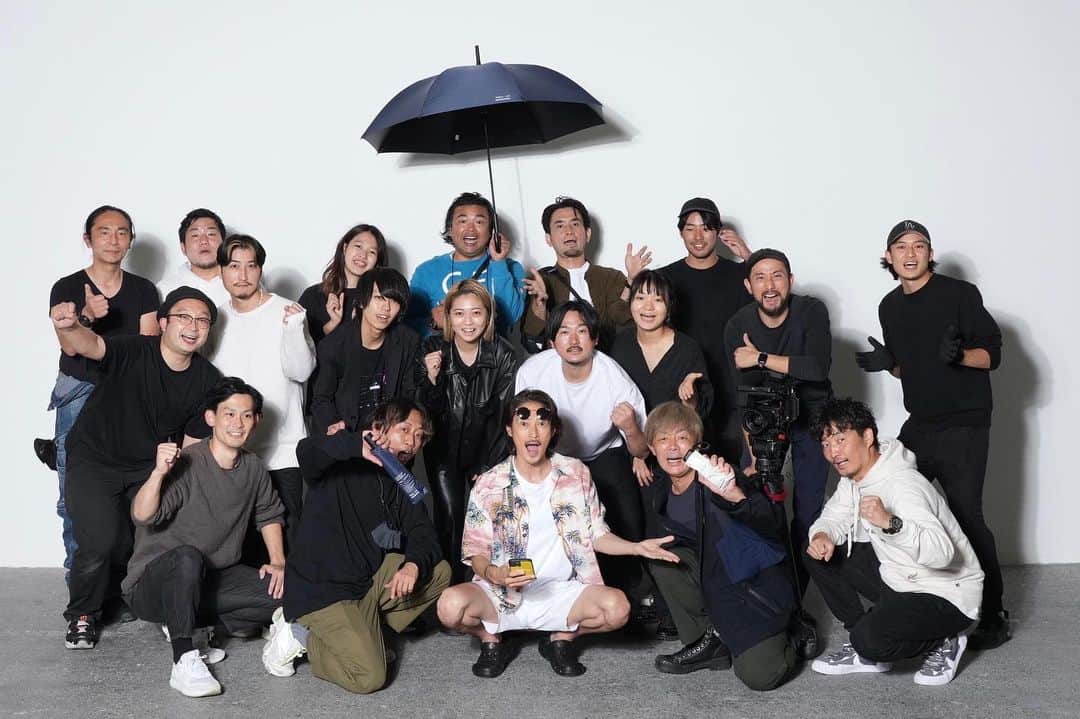 窪塚洋介のインスタグラム：「今年に引き続き、 「男の晴雨兼用傘」という 新しいカテゴリーを作ってる "Wpc.IZA"のアンバサダーを 来年もやらせてもらうことになりました^ ^」