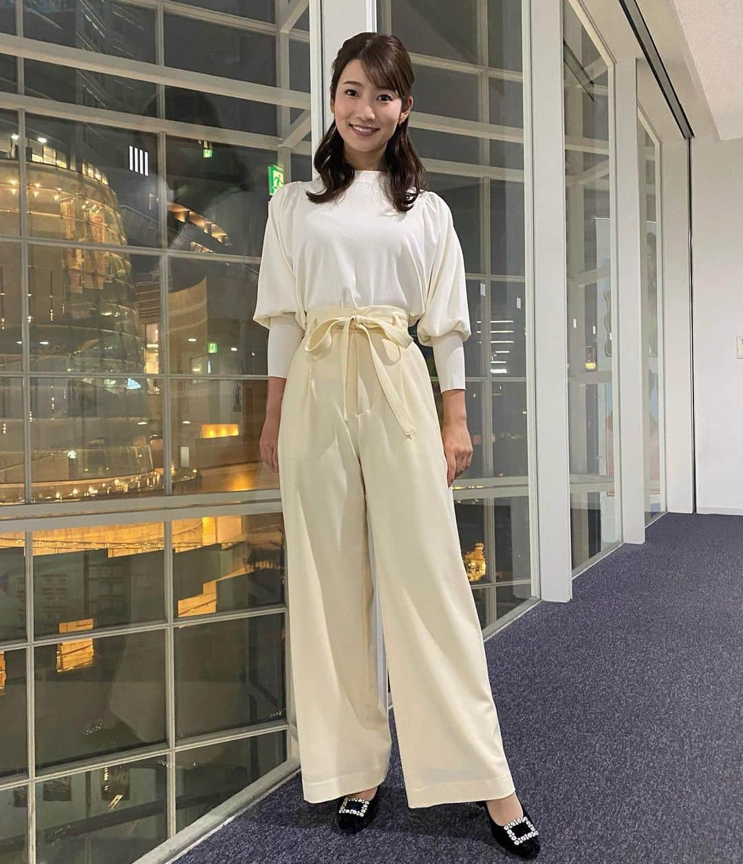 安藤萌々さんのインスタグラム写真 - (安藤萌々Instagram)「太田さんにも小木さんにも森川さんにも羽が生えたサンデーステーション👼  上下　#LaboutiqueBonBon ピアス #ete  @kazuma_sasaki_  には、 ロケ神が微笑みますように👼  ・ ・ 今夜の報道ステーションスポーツでは、 前田智徳さんに、パリーグの優勝争いを解説して頂く予定です！！」10月27日 12時51分 - momo_ando_ex