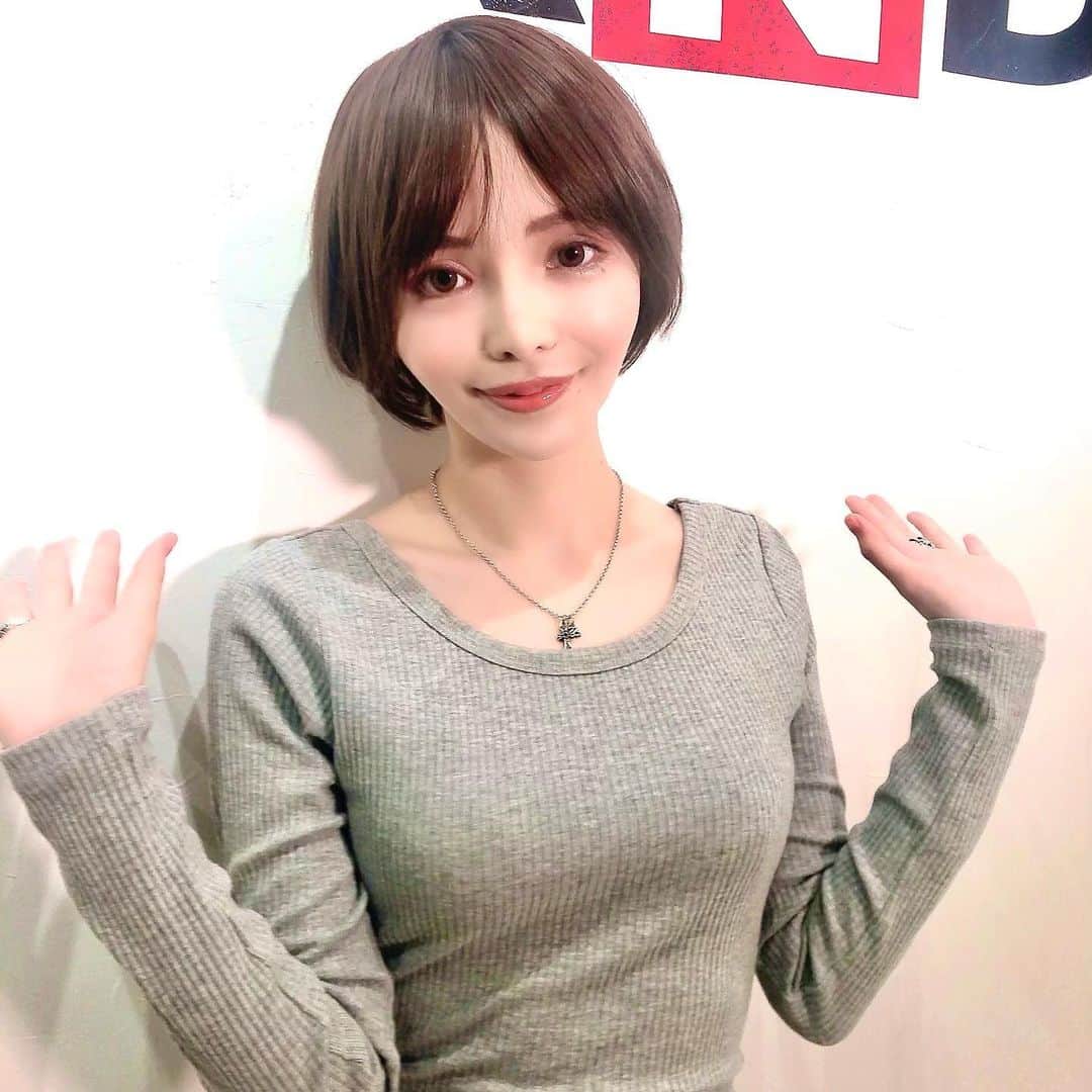 XCITYのインスタグラム：「スレンダーエロエロお姉さん、広瀬りおなさん。痴女なイメージだけど実はドMすぎるおねだりをしちゃうとか。  インタビュー無料公開中！！」