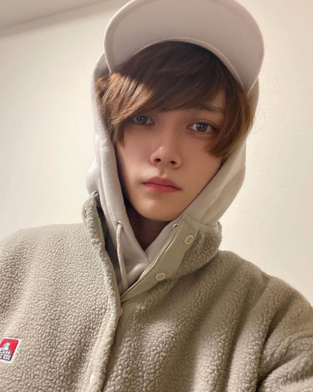 そらびびのインスタグラム：「この服暖かすぎるのでこれで冬眠します」