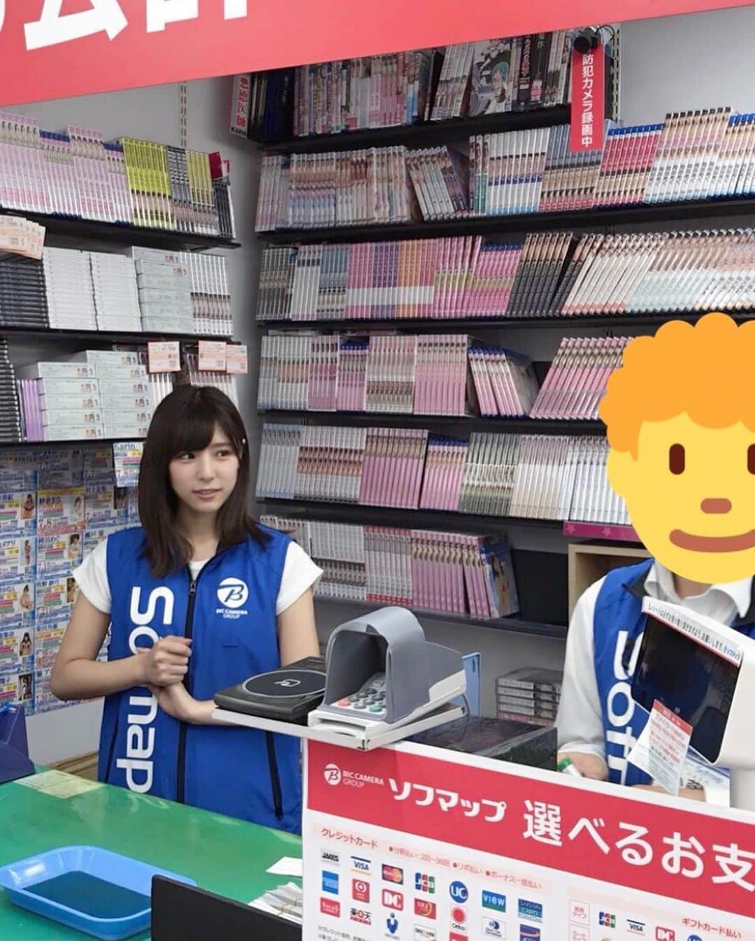 夏本あさみさんのインスタグラム写真 - (夏本あさみInstagram)「ソフマップでバイトしてた頃。  #2017年  #明るく楽しい職場です」10月27日 21時30分 - natsumotoasami